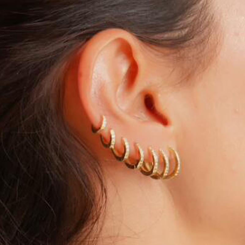 Arc-en-ciel CZ Huggies boucles - Helix Cartilage Ring avis et prix