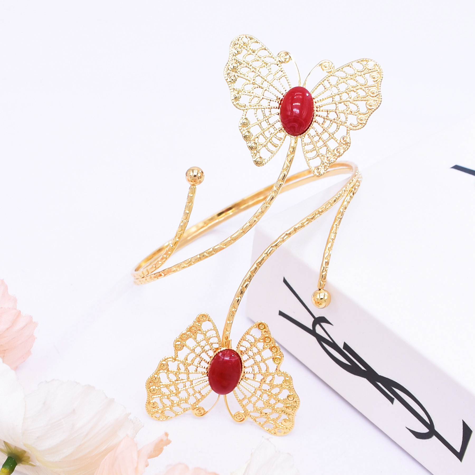 Bracelet manchette papillon do - Body Jewelry Glue avis et prix